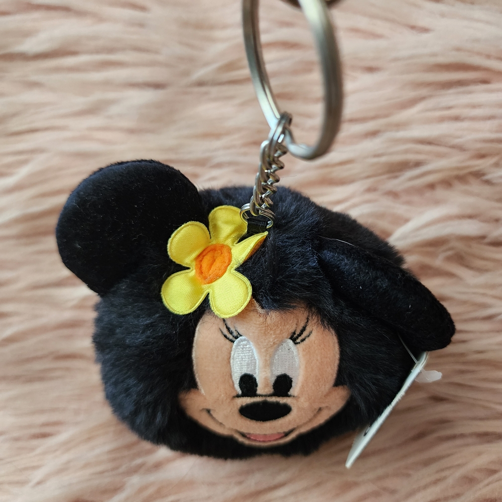 Disney Aulani Minnie Mouse Plush Keychain Hawaii Pom Pom - Picture 3 of 9